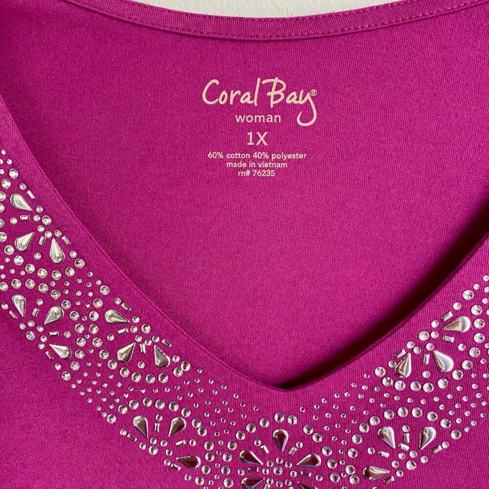 Coral Bay Woman 1X Fuchsia Top With Rhinestone Embellished V-Neck NEW - Picture 6 of 9